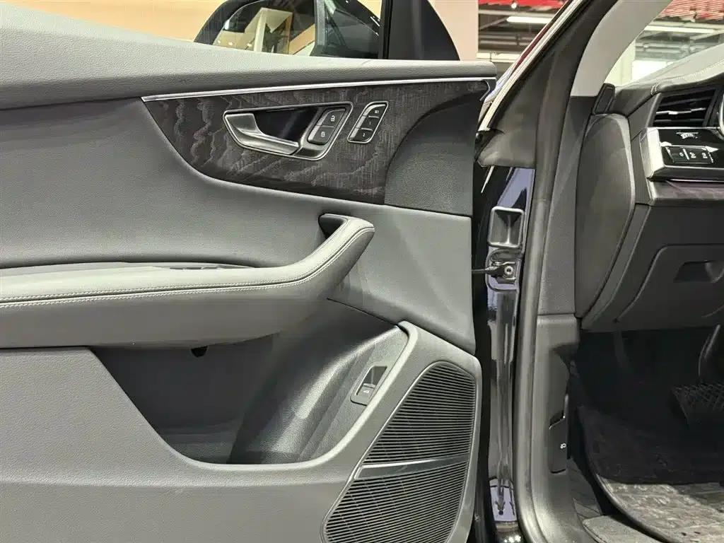 Audi Q8 2024 55 TFSI Luxury Dynamic — миниатюра 12