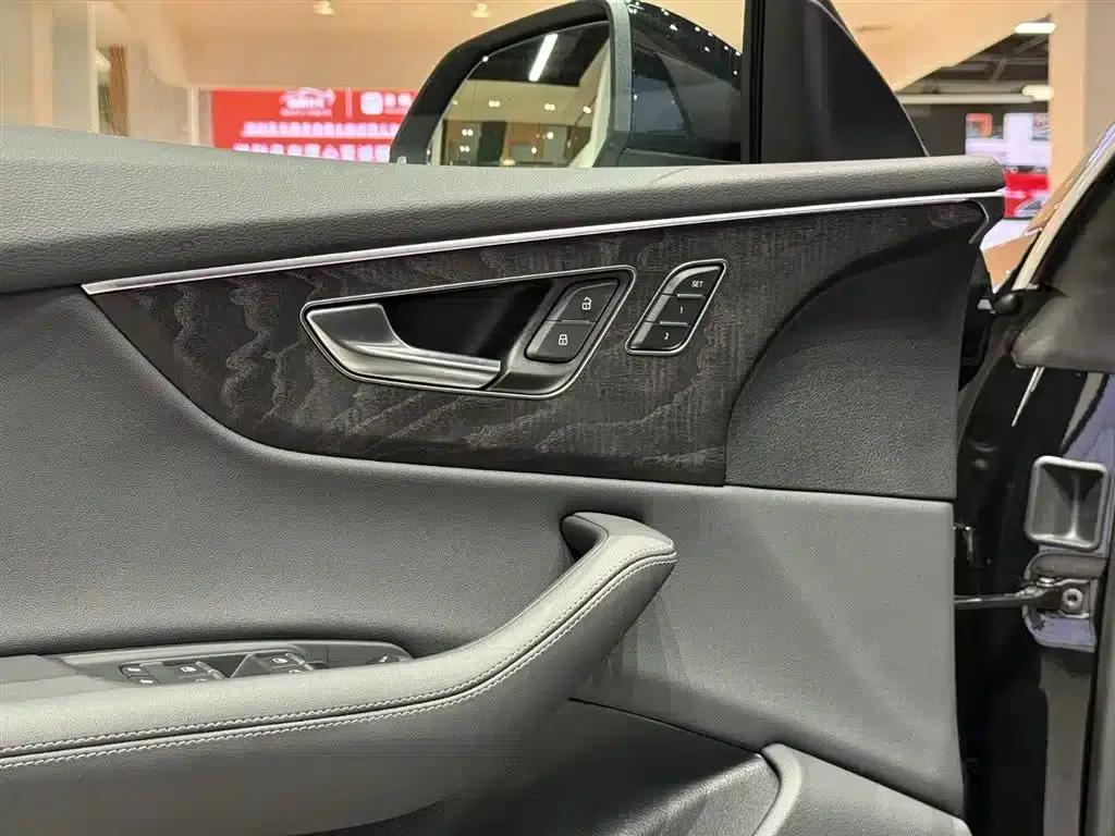 Audi Q8 2024 55 TFSI Luxury Dynamic — миниатюра 13