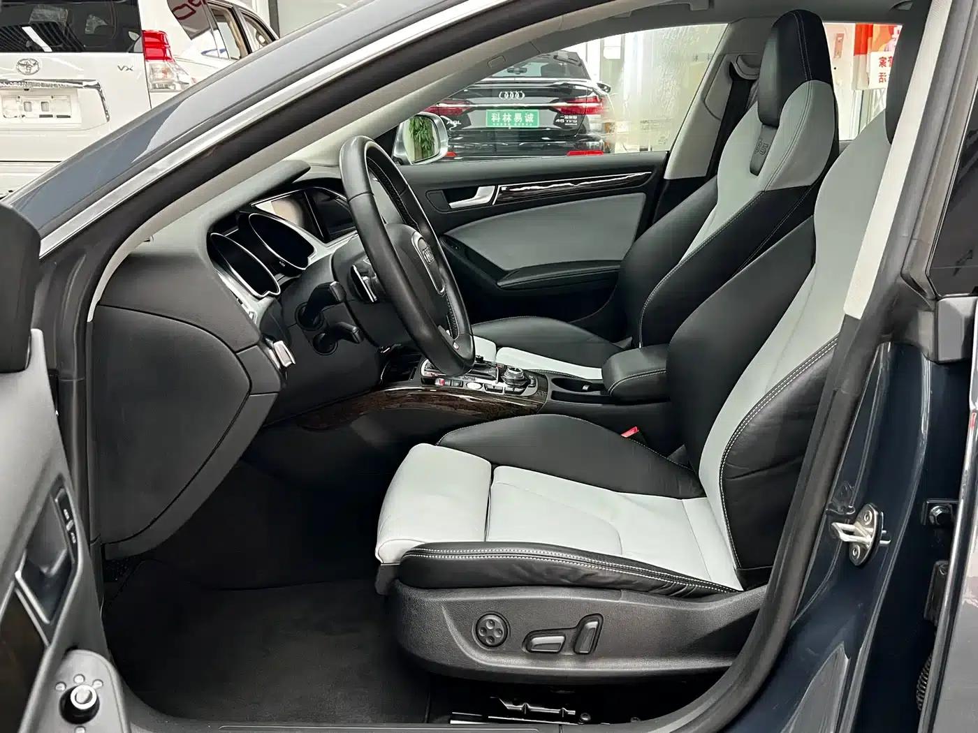 2010 Audi S5 3.0T Sportback — миниатюра 12