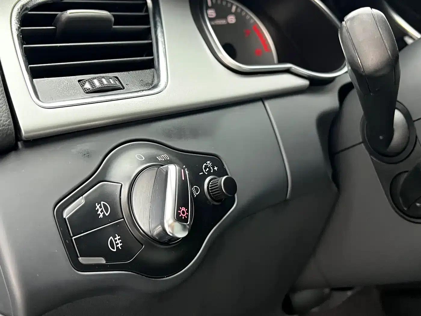2010 Audi S5 3.0T Sportback — миниатюра 18