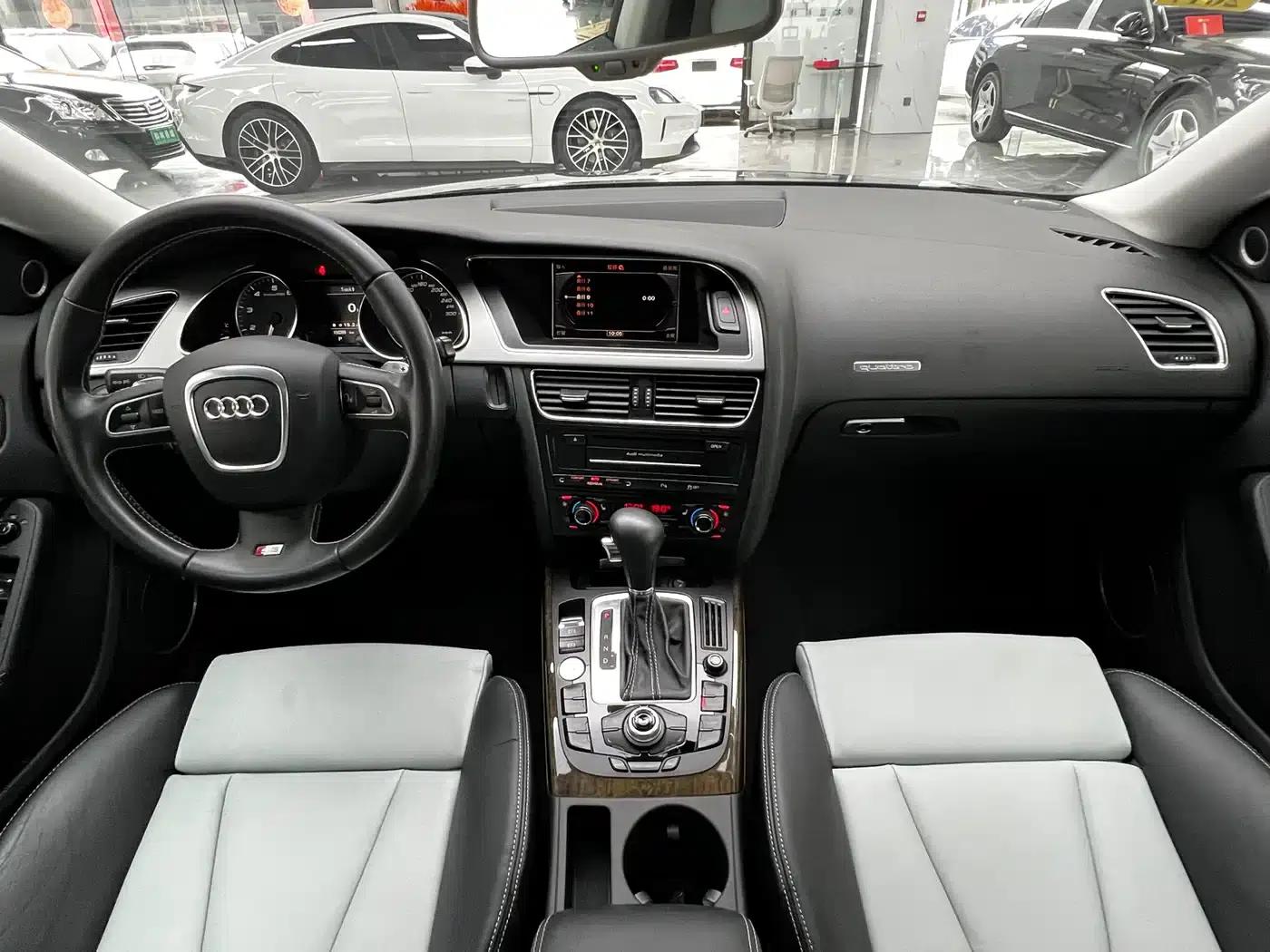 2010 Audi S5 3.0T Sportback — миниатюра 22