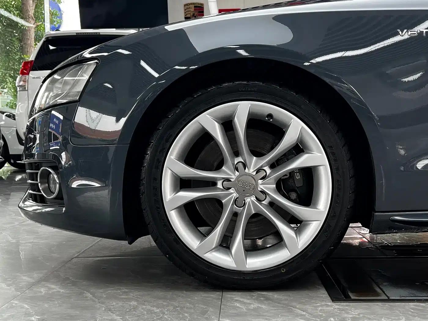 2010 Audi S5 3.0T Sportback — миниатюра 8