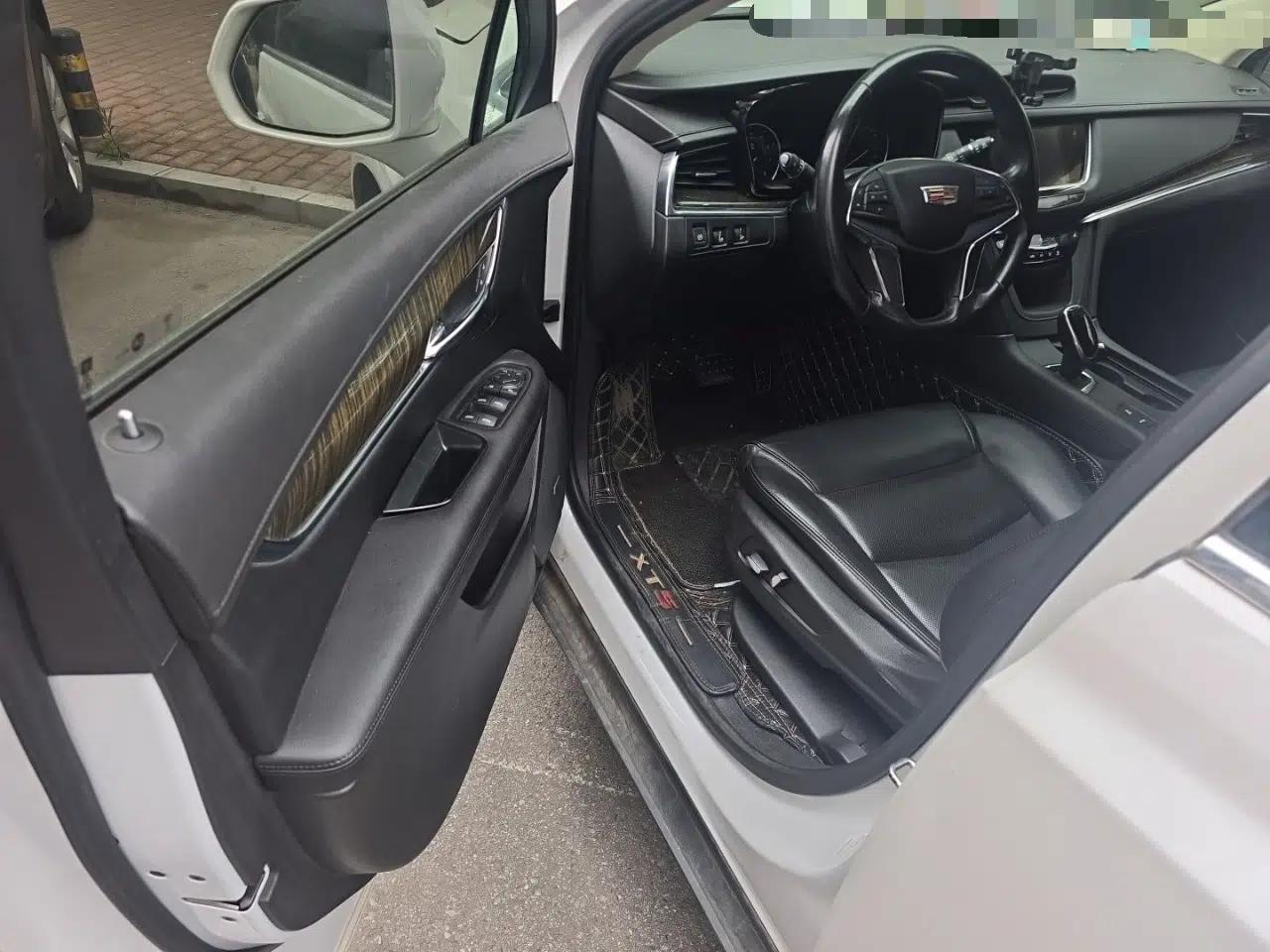 Cadillac XT5 2018 25T Tech Model — миниатюра 16