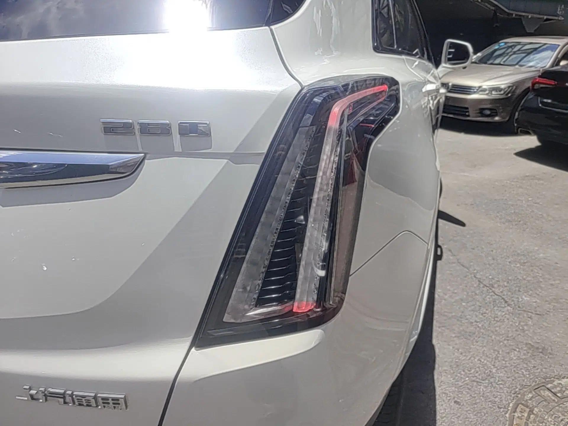 Cadillac XT5 2022 2.0T Four-Wheel Drive Luxury Version (Hummingbird Edition) — миниатюра 9