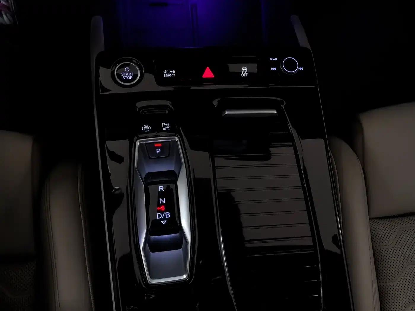 Audi Q6L e-tron 2026 First Edition — миниатюра 6