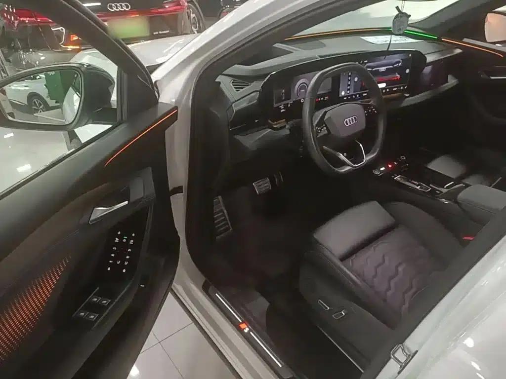 Audi Q6L e-tron 2026 First Edition — миниатюра 16