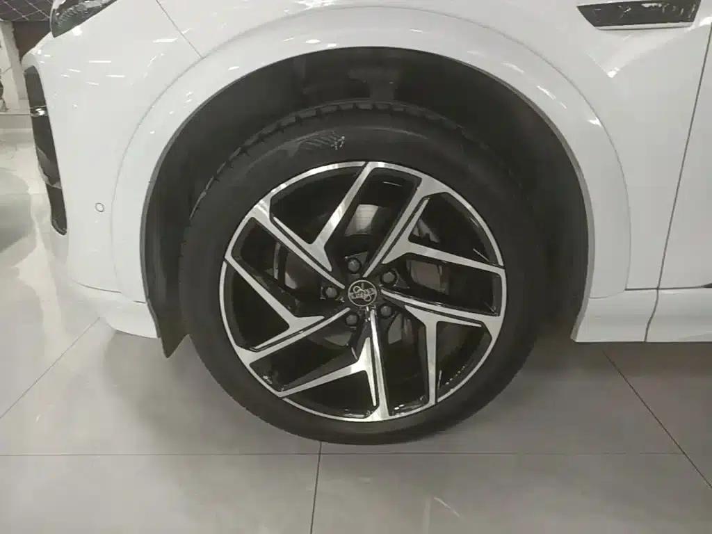 Audi Q6L e-tron 2026 First Edition — миниатюра 23