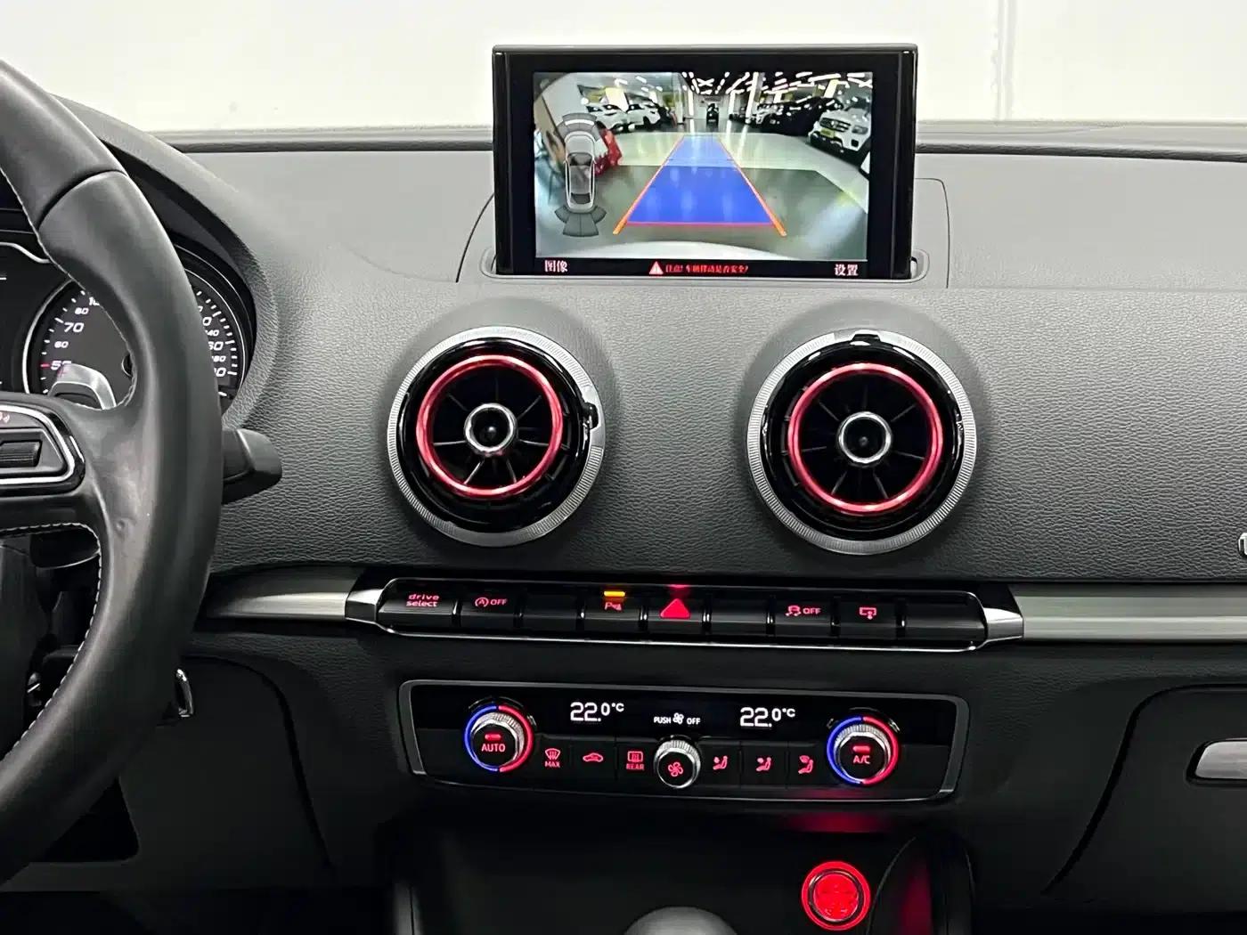 Audi S3 2015 Model S3 2.0T Limousine — миниатюра 33