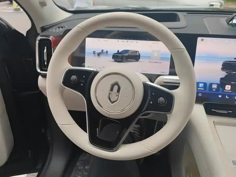 Wenjie M8 2025 Extended Range Max+ Version (53.4kWh, 6-seater, 192-line LiDAR) — миниатюра 15