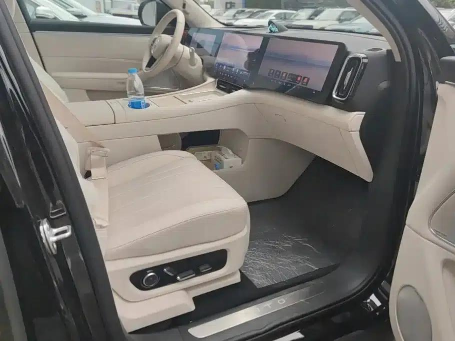 Wenjie M8 2025 Extended Range Max+ Version (53.4kWh, 6-seater, 192-line LiDAR) — миниатюра 8