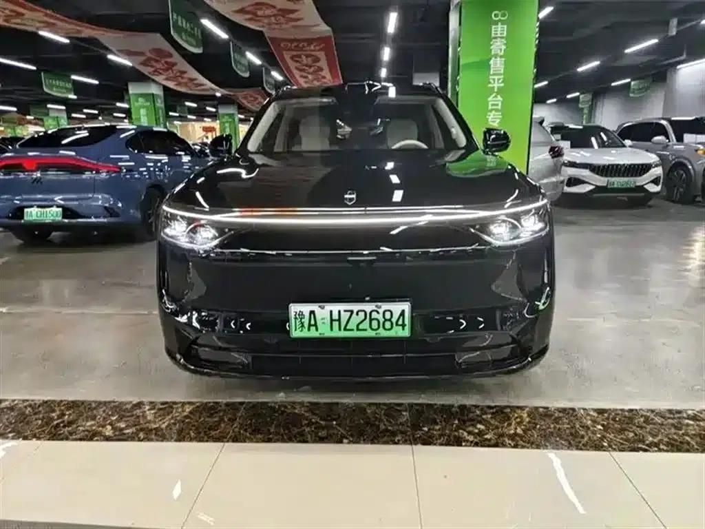 Wenjie M8 2025 Extended Range Max+ Version (53.4kWh, 5-seater, 192-line LiDAR) — миниатюра 2
