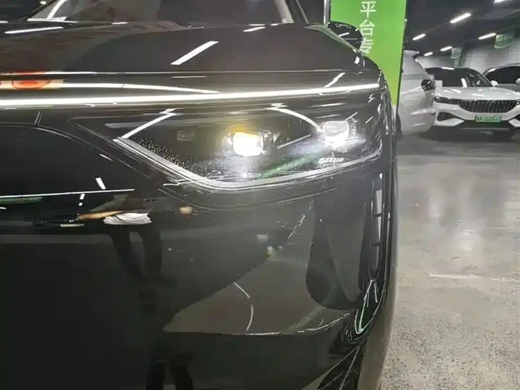 Wenjie M8 2025 Extended Range Max+ Version (53.4kWh, 5-seater, 192-line LiDAR) — миниатюра 14