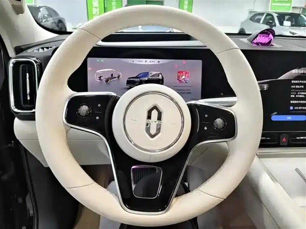 Wenjie M8 2025 Extended Range Max+ Version (53.4kWh, 5-seater, 192-line LiDAR) — миниатюра 5