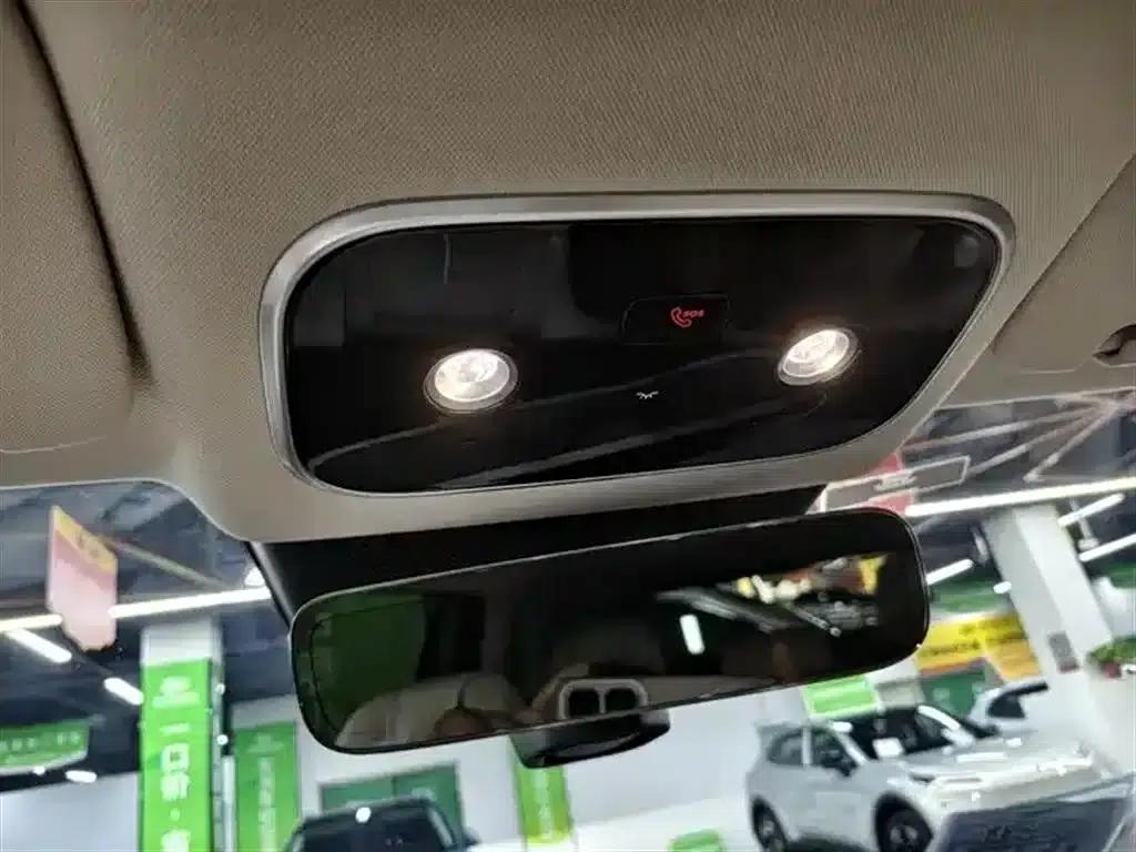 Wenjie M8 2025 Extended Range Max+ Version (53.4kWh, 5-seater, 192-line LiDAR) — миниатюра 9
