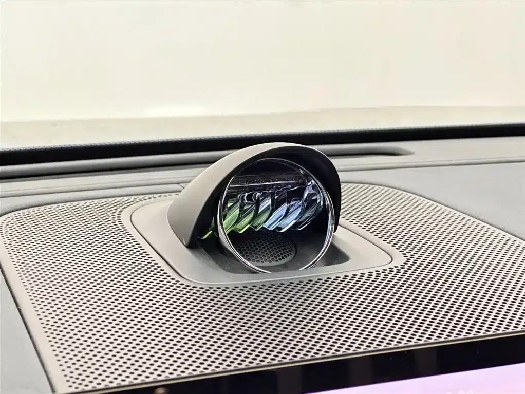 Wenjie M8 2025 Ultra Extended Range Edition (53.4kWh, 5-seater, 192-line LiDAR) — миниатюра 18