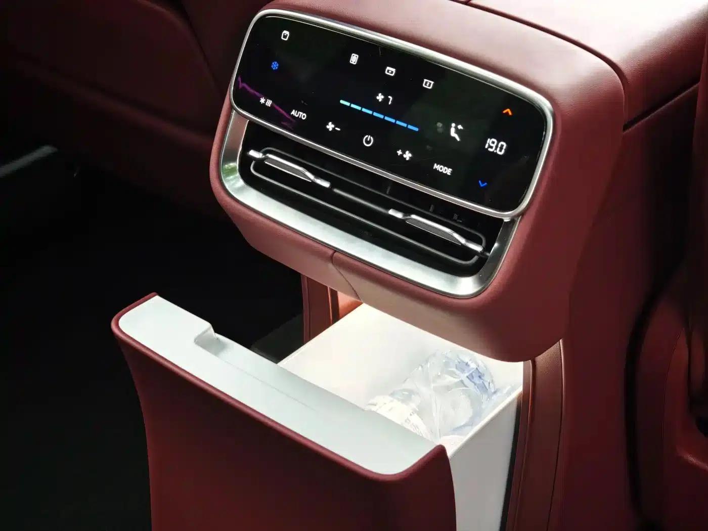 Wenjie M8 2025 Ultra Extended Range Edition (53.4kWh, 5-seater, 192-line LiDAR) — миниатюра 9