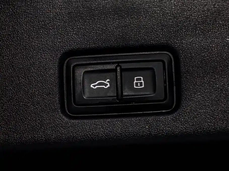 Audi Q6 2024 40 TFSI quattro Cloud View Edition, Feathered Forest Package, 7-seater — миниатюра 7