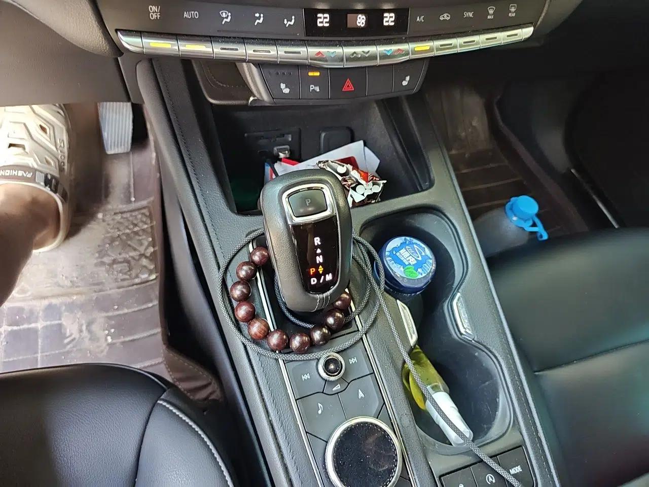 Cadillac XT4 2018 28T Two-Wheel Drive Leading Version — миниатюра 14