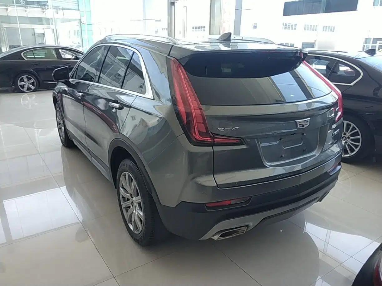 Cadillac XT4 2018 28T Two-Wheel Drive Leading Version — миниатюра 4