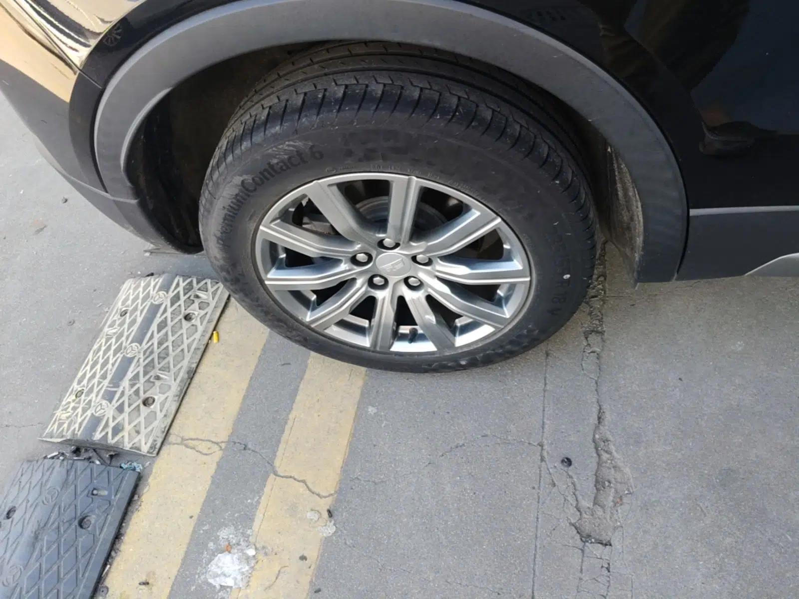 Cadillac XT4 2021 28T Two-Wheel Drive Leading Version — миниатюра 11