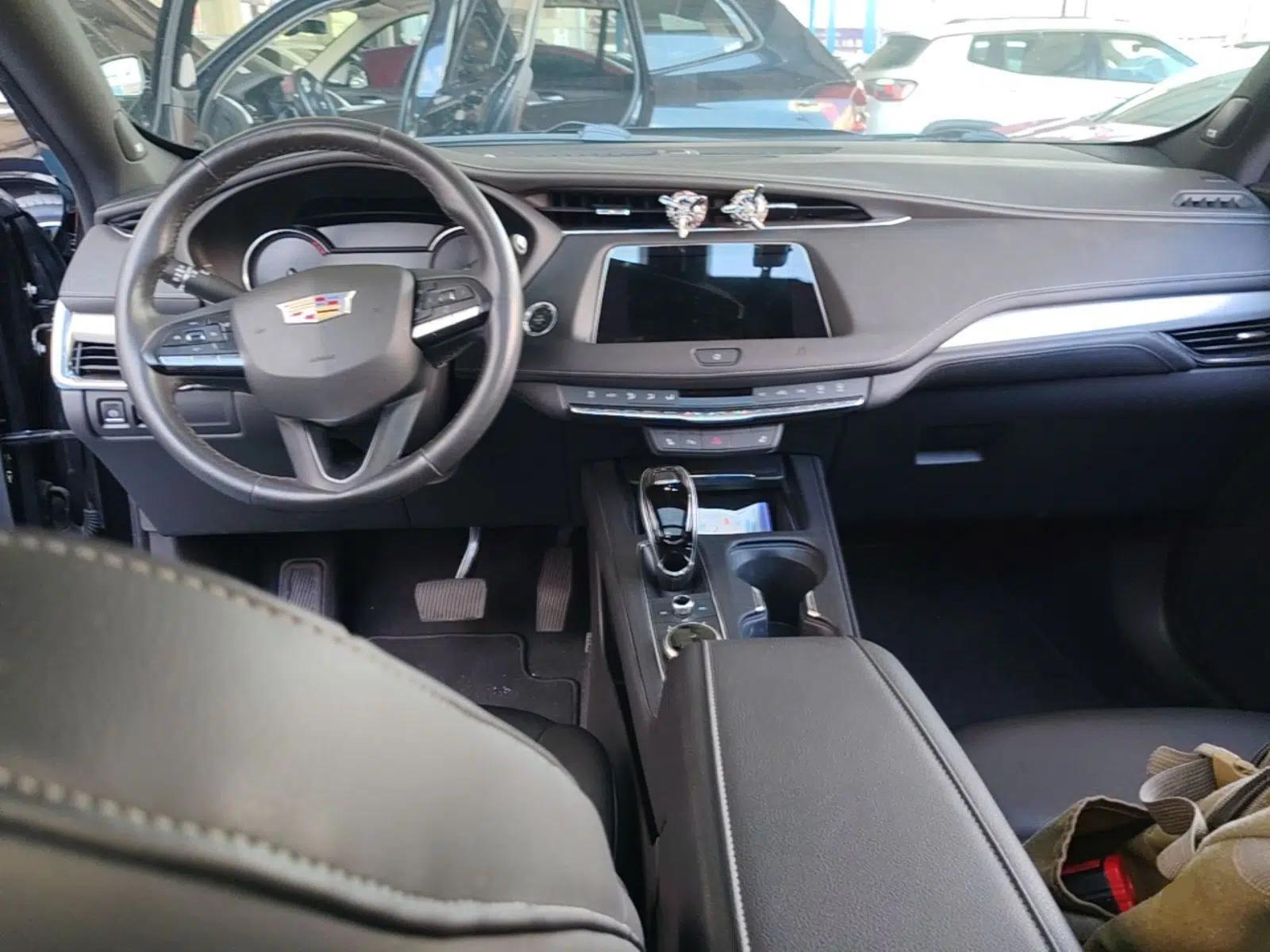 Cadillac XT4 2021 28T Two-Wheel Drive Leading Version — миниатюра 12