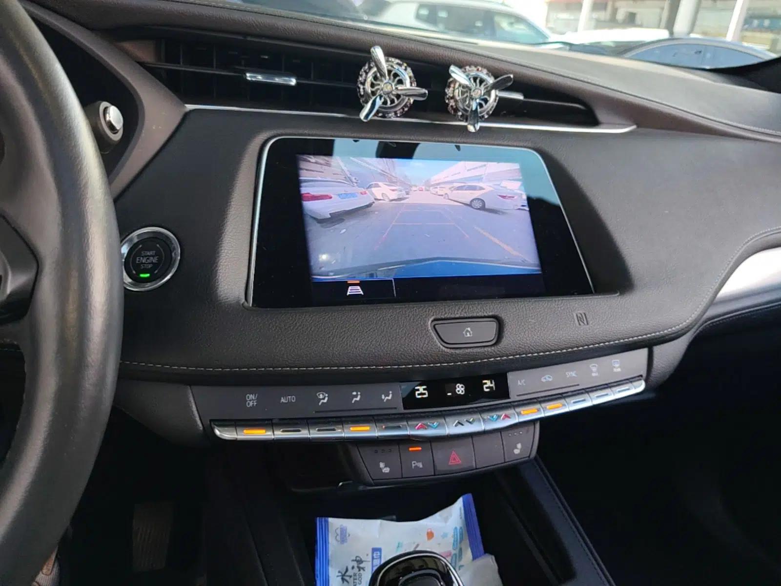 Cadillac XT4 2021 28T Two-Wheel Drive Leading Version — миниатюра 15