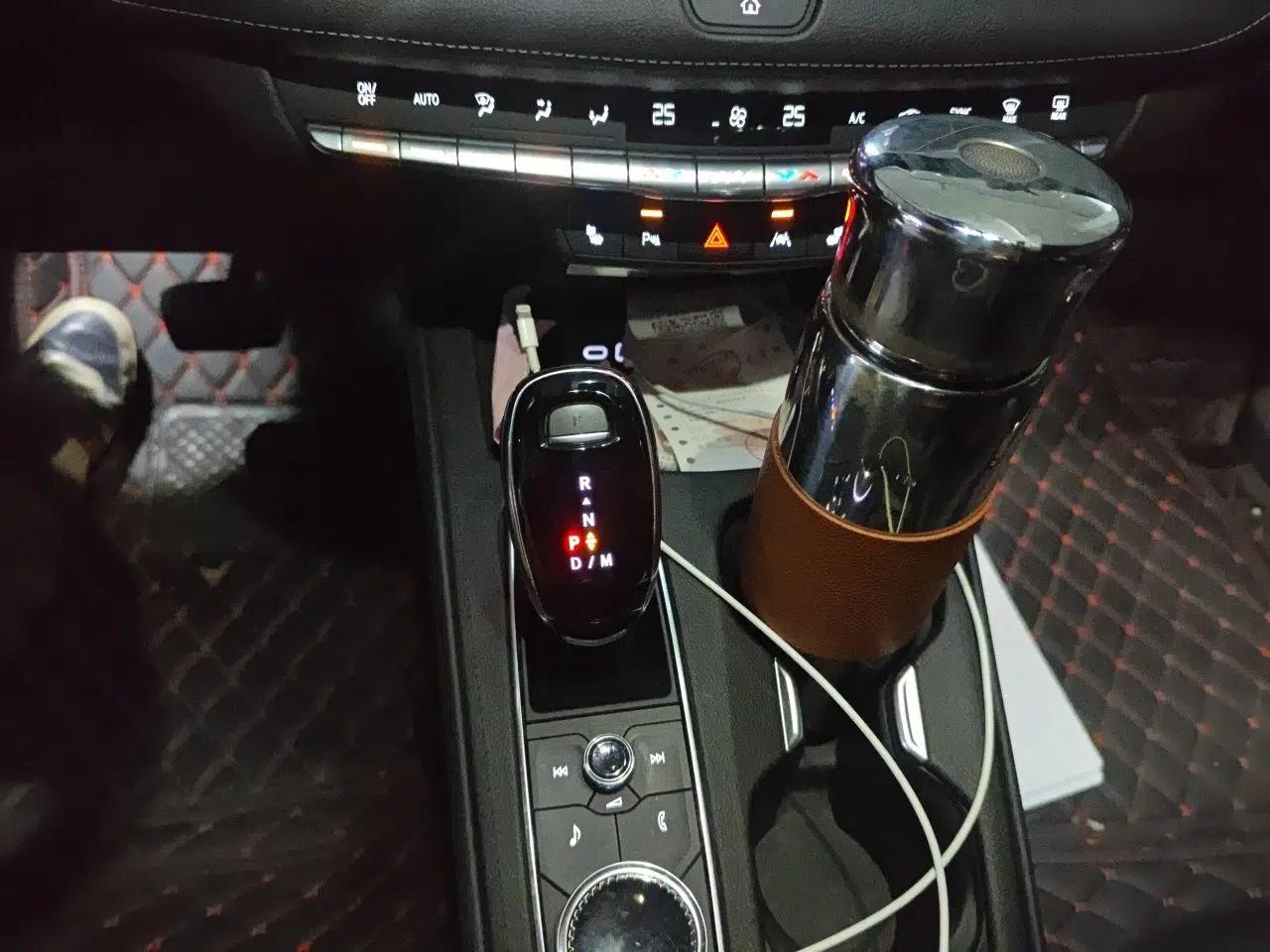 Cadillac XT4 2022 28T Two-Wheel-Drive Luxury Version — миниатюра 14