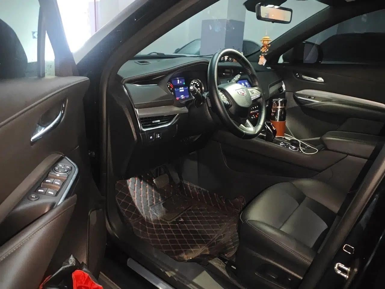 Cadillac XT4 2022 28T Two-Wheel-Drive Luxury Version — миниатюра 16