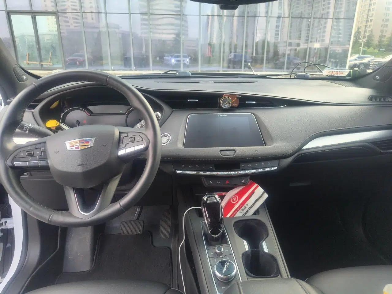 Cadillac XT4 2021 28T Two-Wheel Drive Leading Version — миниатюра 9