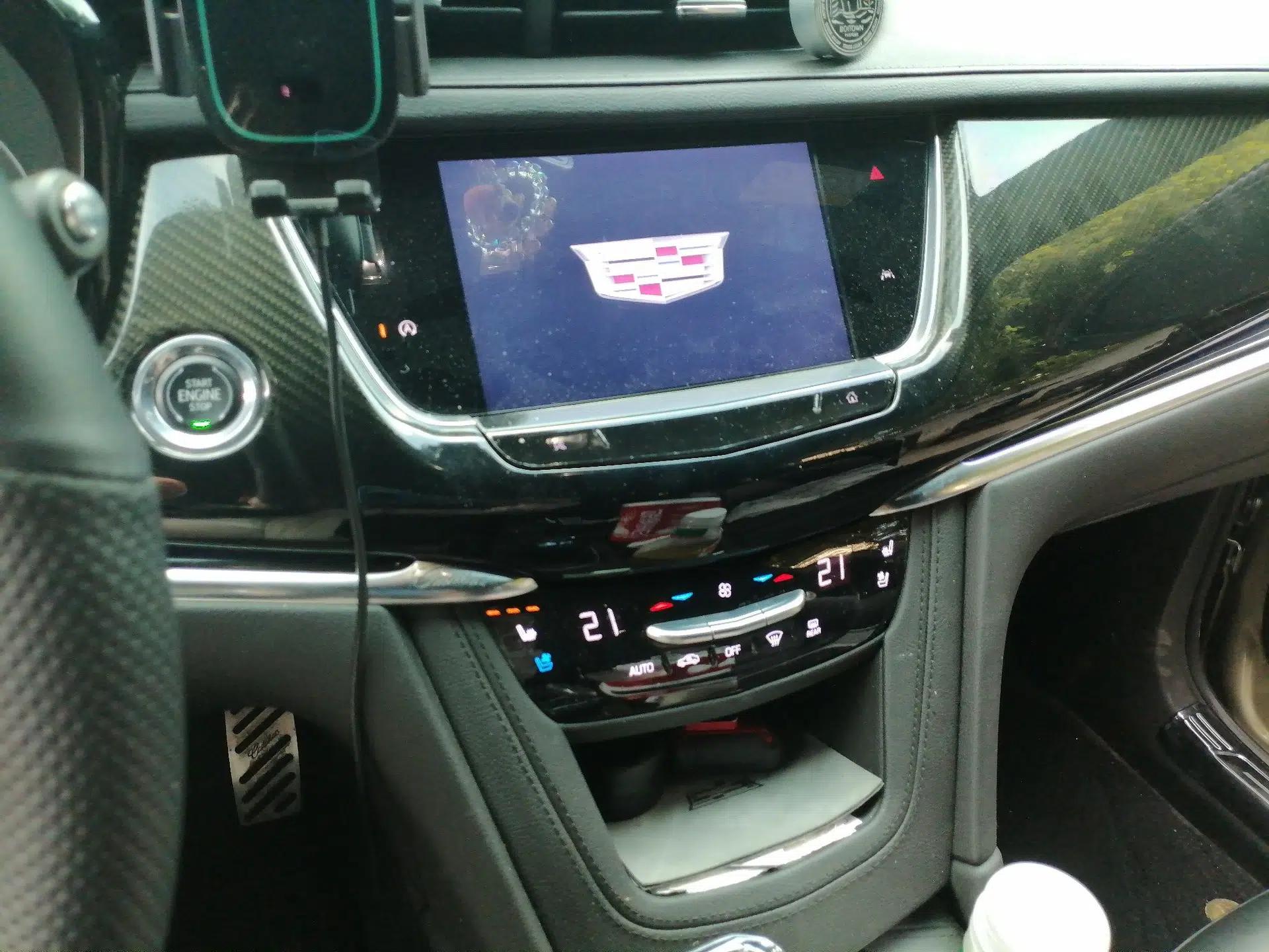 Cadillac XT6 2022 2.0T Six-Seater Four-Wheel-Drive Prestige Version — миниатюра 13