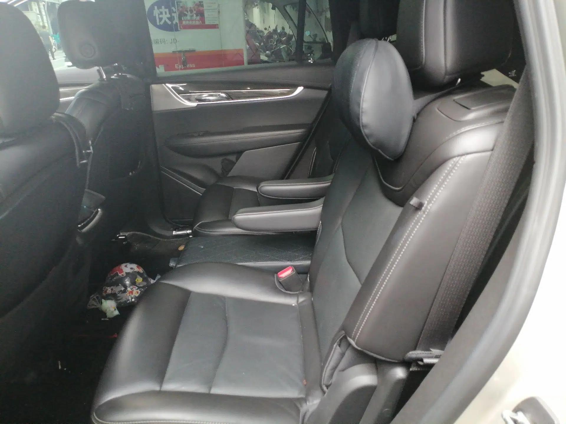 Cadillac XT6 2022 2.0T Six-Seater Four-Wheel-Drive Prestige Version — миниатюра 17
