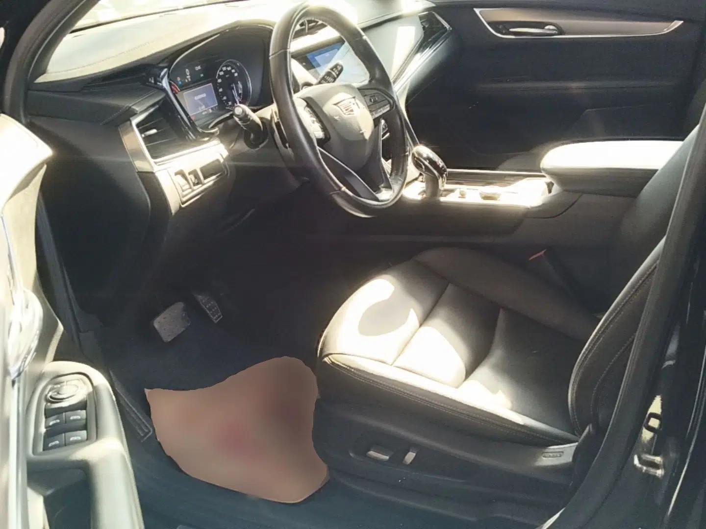 Cadillac XT6 2021 2.0T Six-Seater Four-Wheel-Drive Luxury Version — миниатюра 17