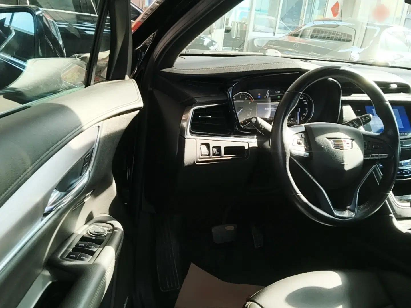 Cadillac XT6 2021 2.0T Six-Seater Four-Wheel-Drive Luxury Version — миниатюра 18