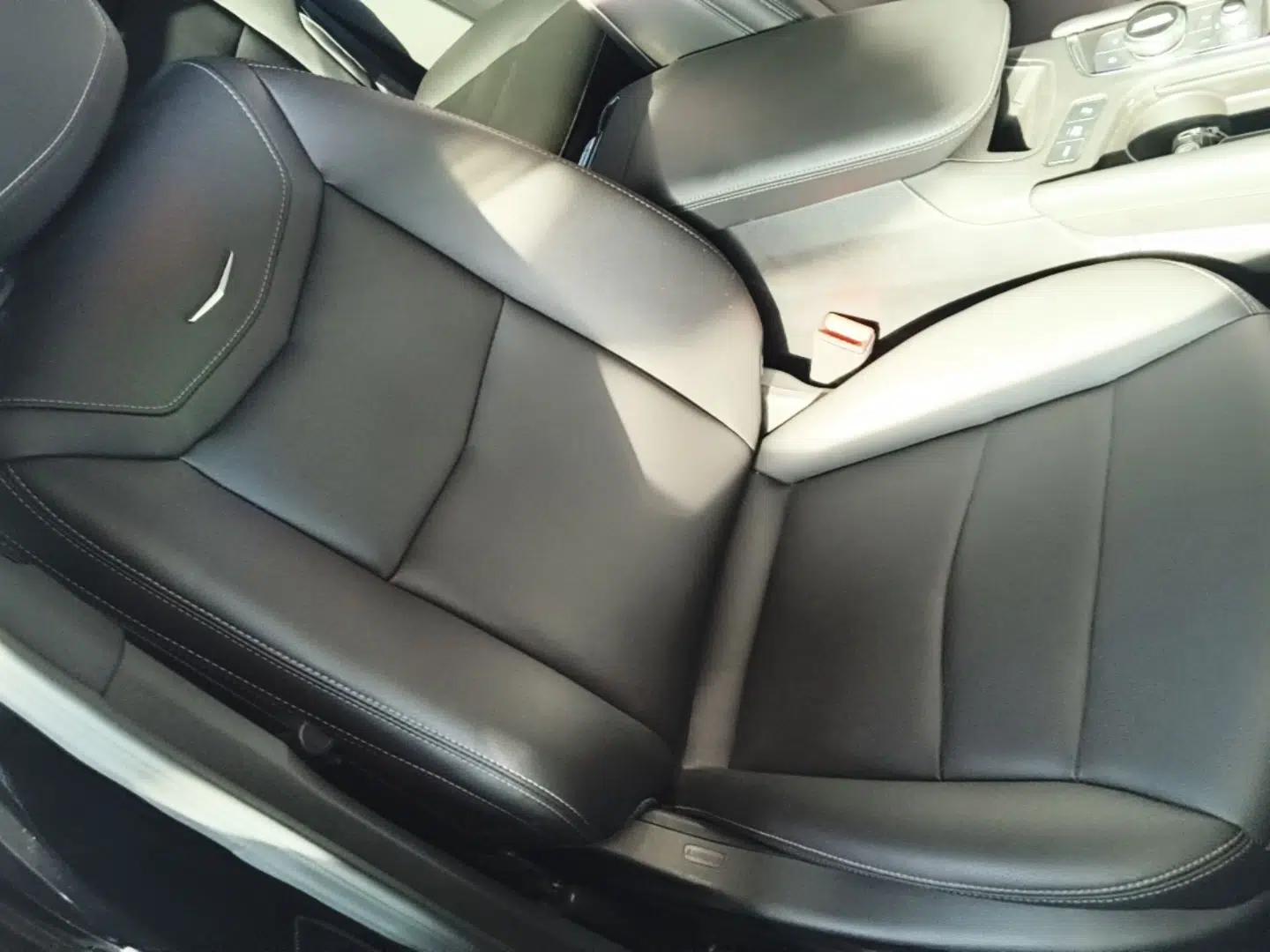 Cadillac XT6 2021 2.0T Six-Seater Four-Wheel-Drive Luxury Version — миниатюра 19