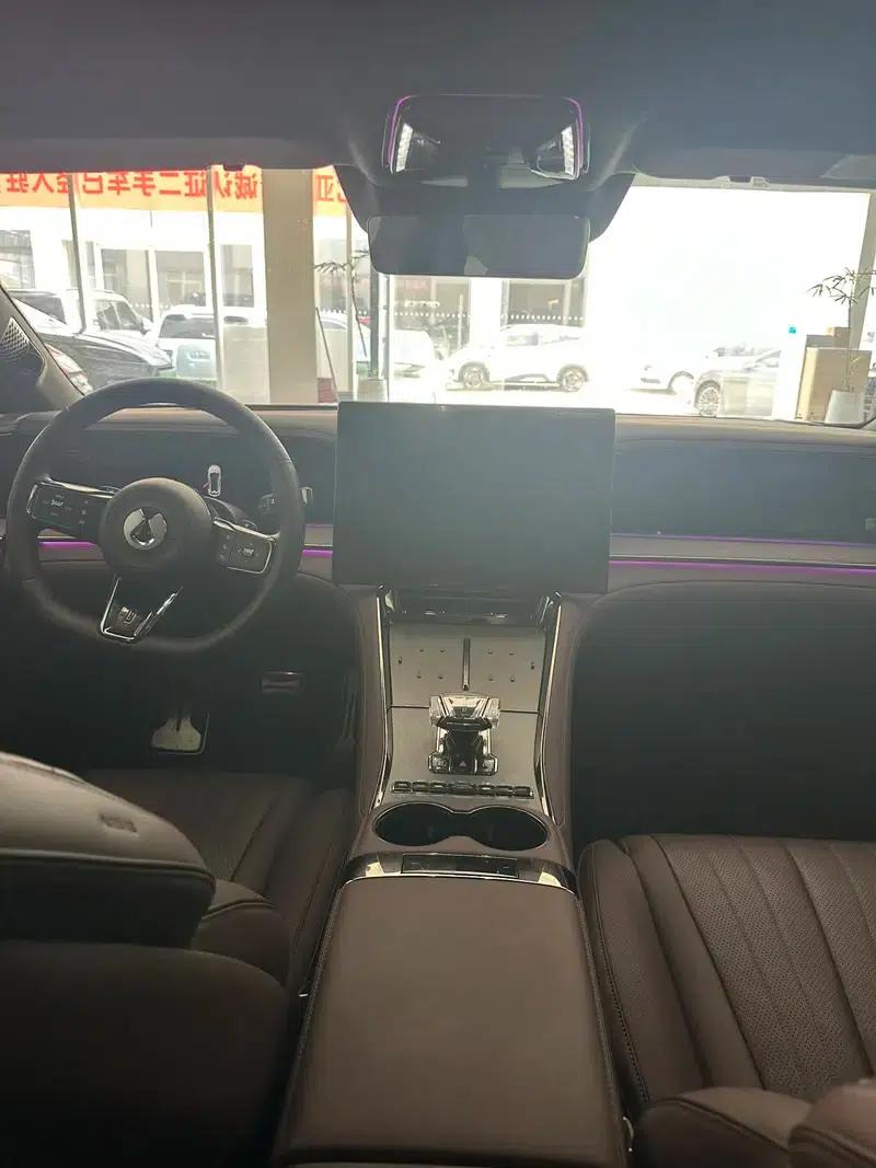 Denza Z9GT DM 2024 1100 AWD Max First Edition — миниатюра 7