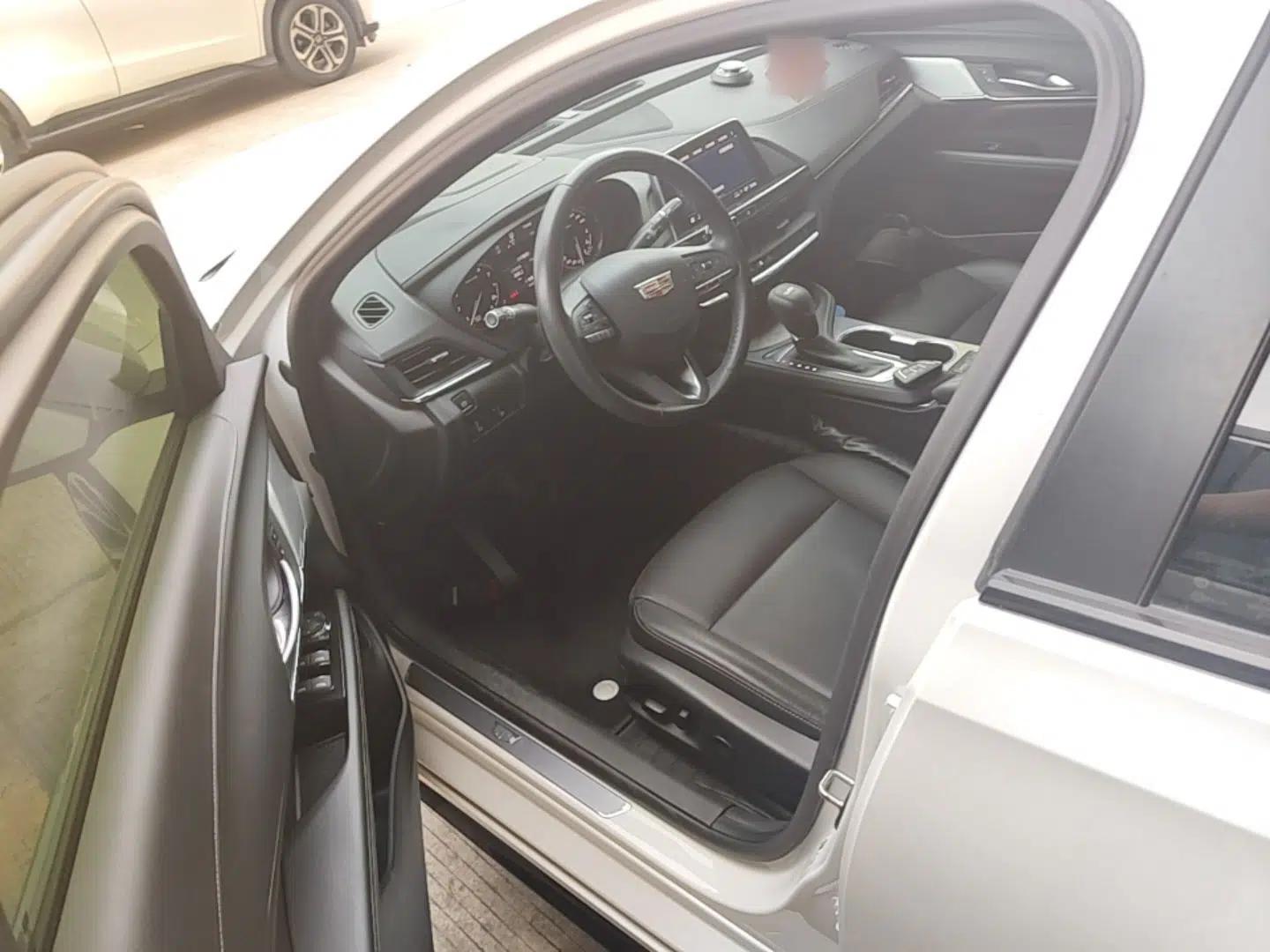 Cadillac CT4 2023 25T Luxury Model — миниатюра 18