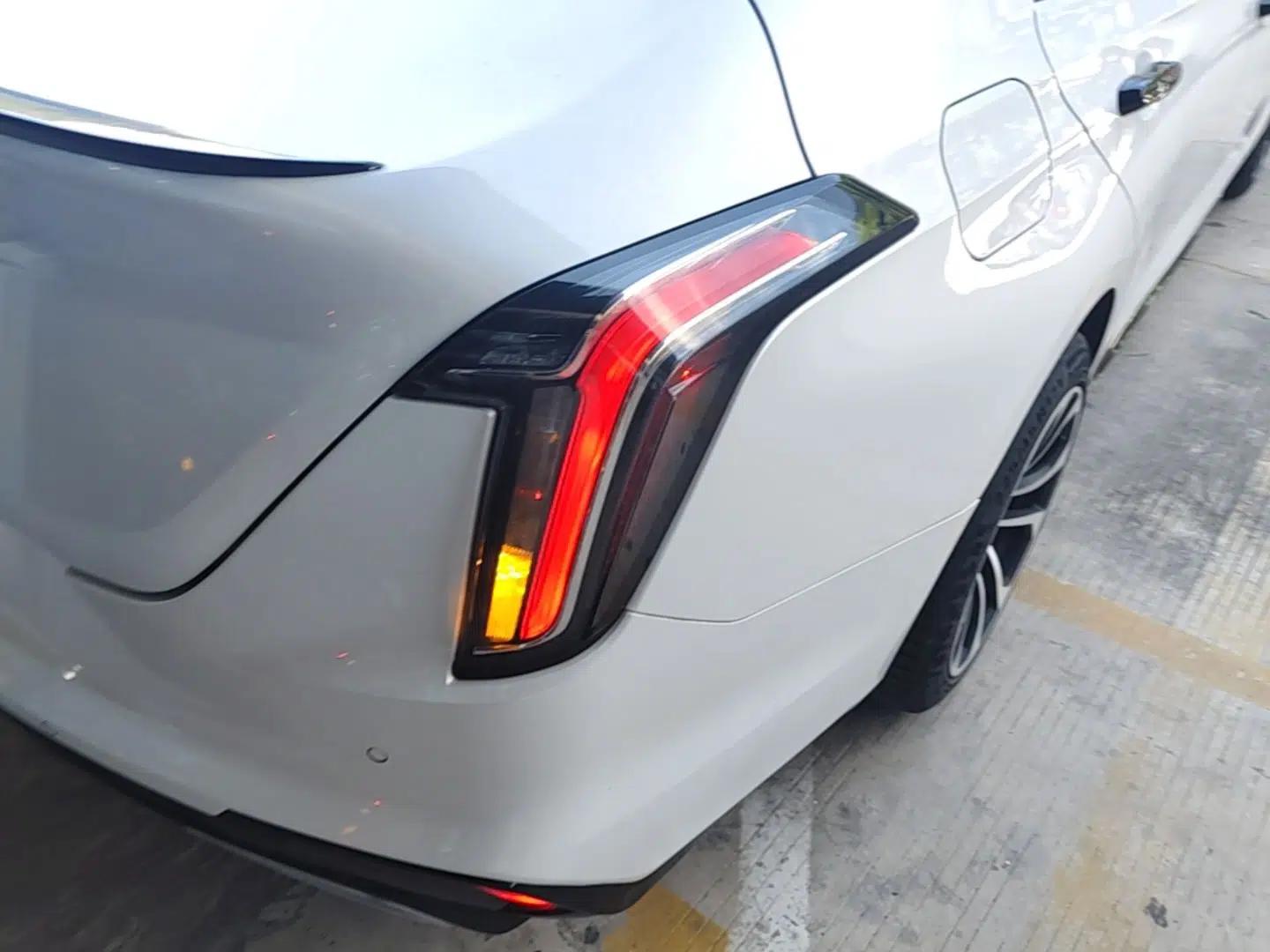 Cadillac CT4 2023 25T Luxury Model — миниатюра 9