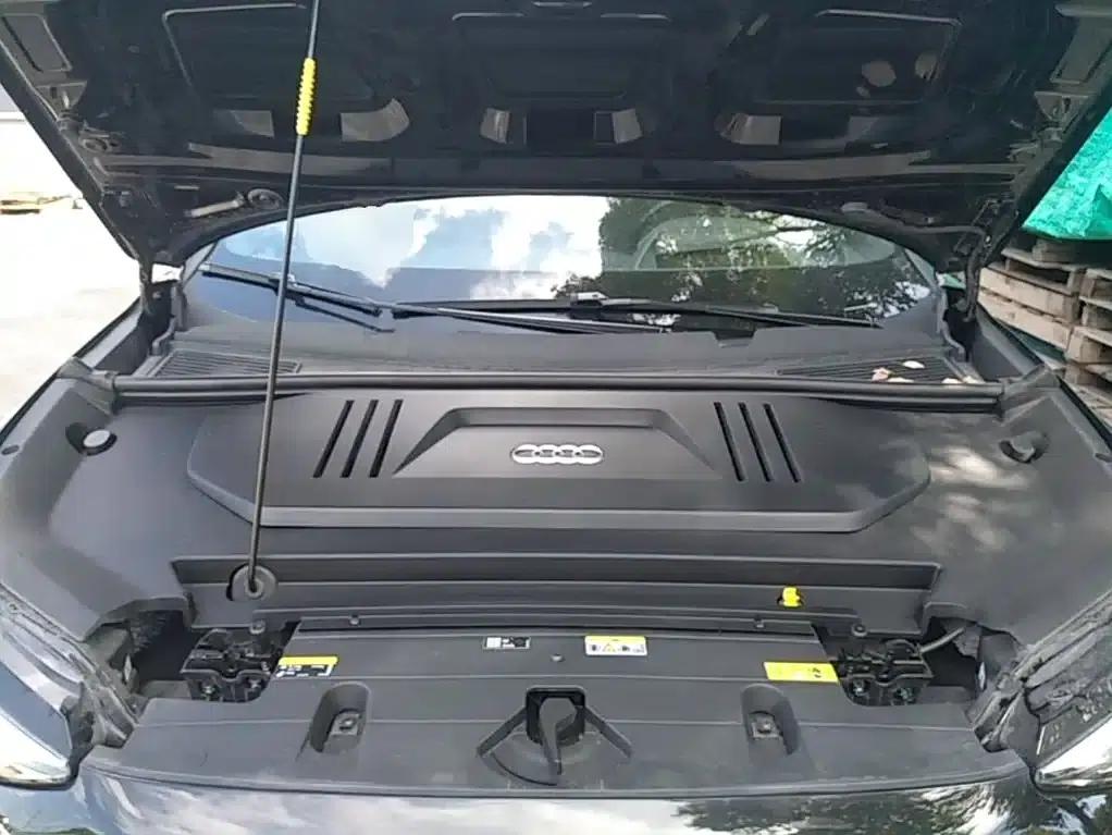 Audi Q5 e-tron 2022 Model 40 e-tron Star Edition Mech Suit — миниатюра 20