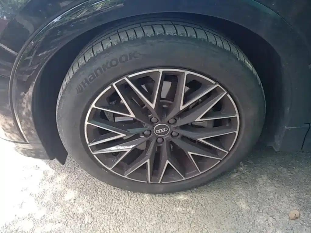 Audi Q5 e-tron 2022 Model 40 e-tron Star Edition Mech Suit — миниатюра 23