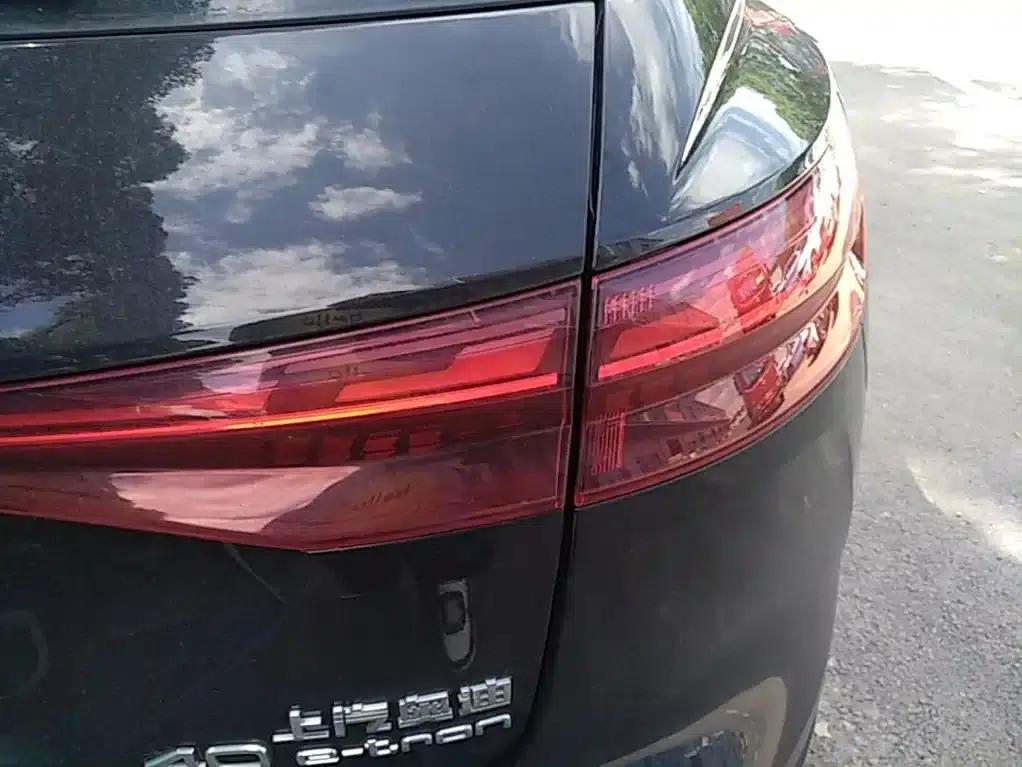 Audi Q5 e-tron 2022 Model 40 e-tron Star Edition Mech Suit — миниатюра 8
