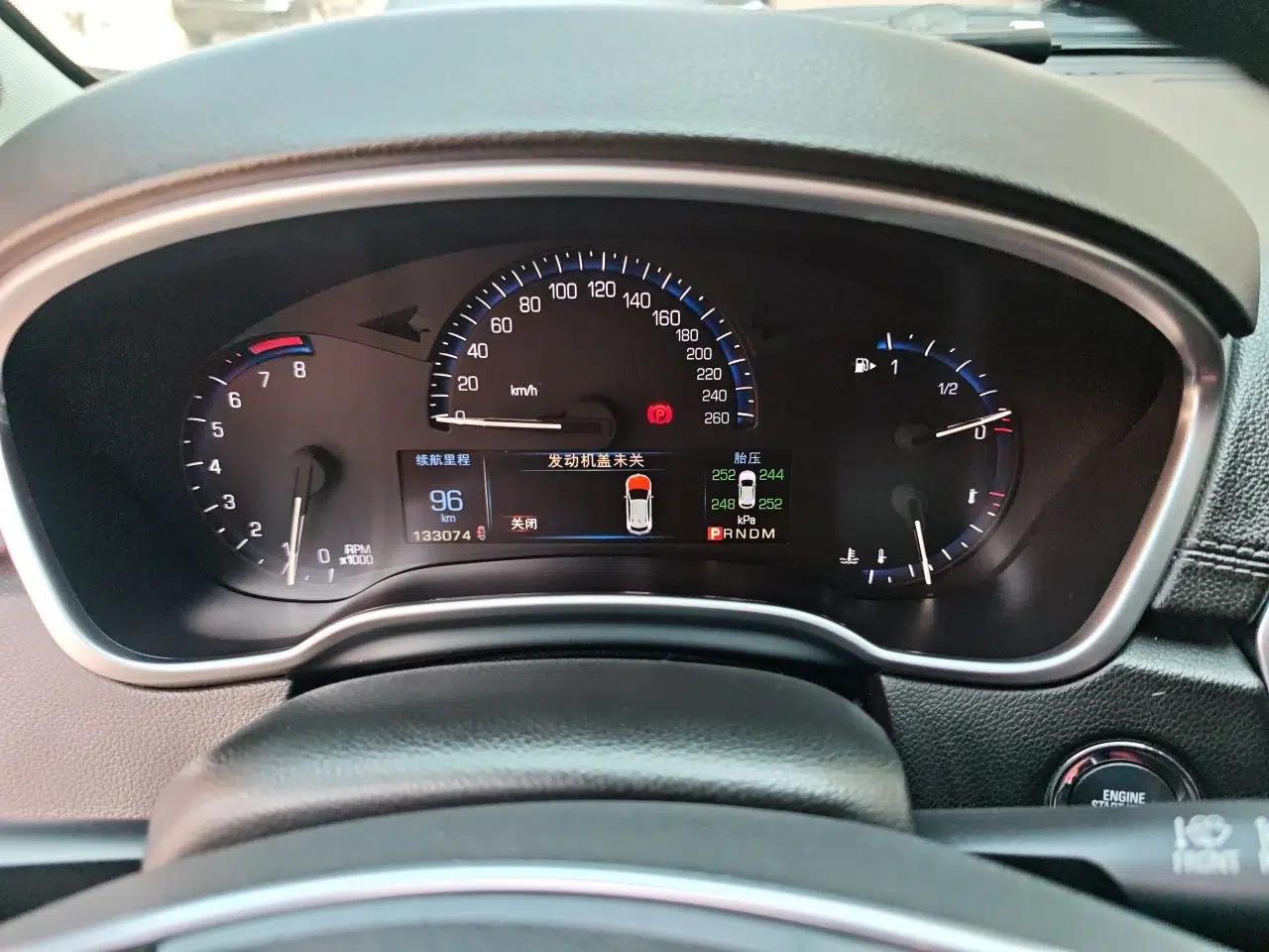 Cadillac SRX 2015 3.0L Elite Model — миниатюра 11