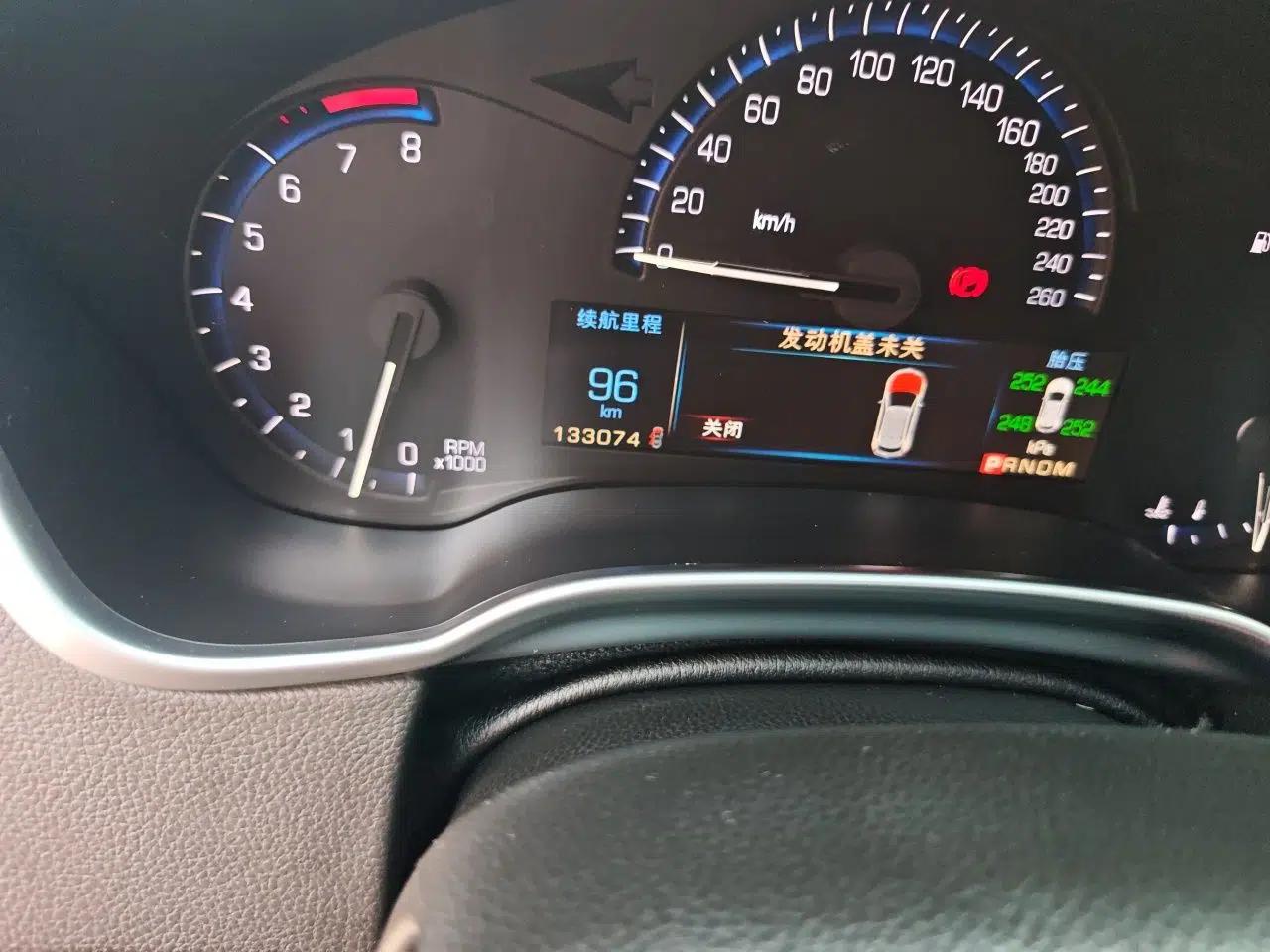 Cadillac SRX 2015 3.0L Elite Model — миниатюра 12