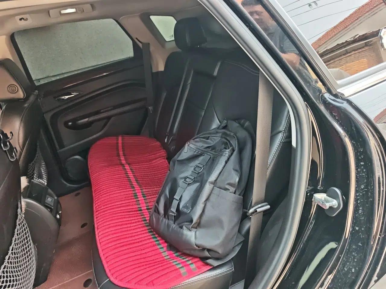 Cadillac SRX 2015 3.0L Elite Model — миниатюра 17