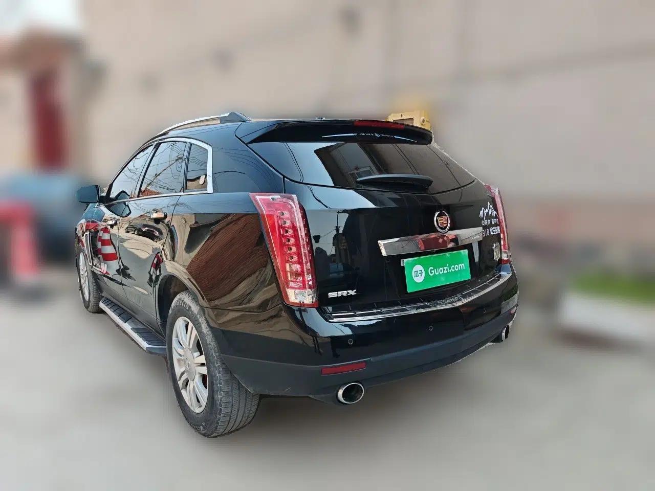Cadillac SRX 2015 3.0L Elite Model — миниатюра 4