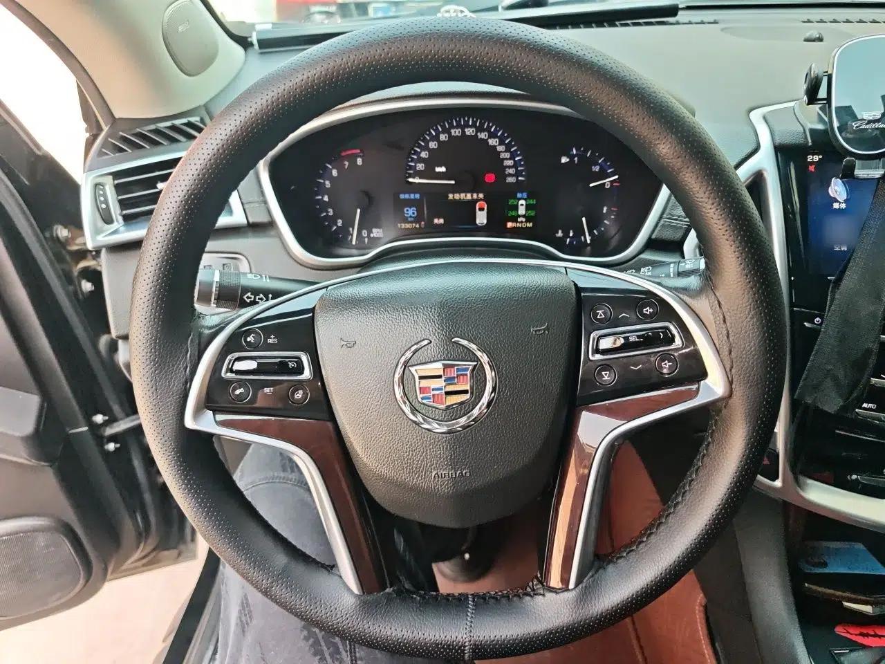 Cadillac SRX 2015 3.0L Elite Model — миниатюра 10