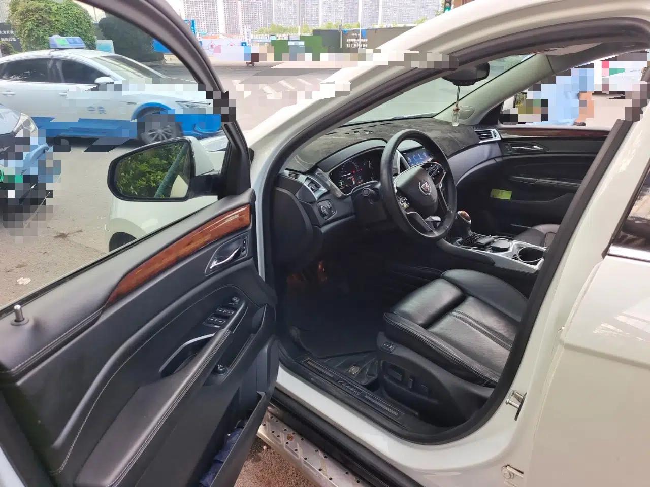 Cadillac SRX 2013 3.0L Leading Model — миниатюра 16