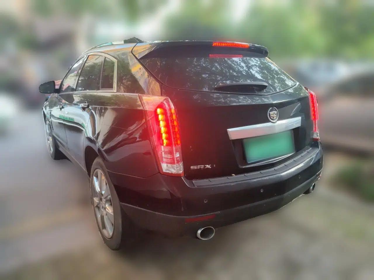 Cadillac SRX 2010 3.0L Flagship Edition — миниатюра 4