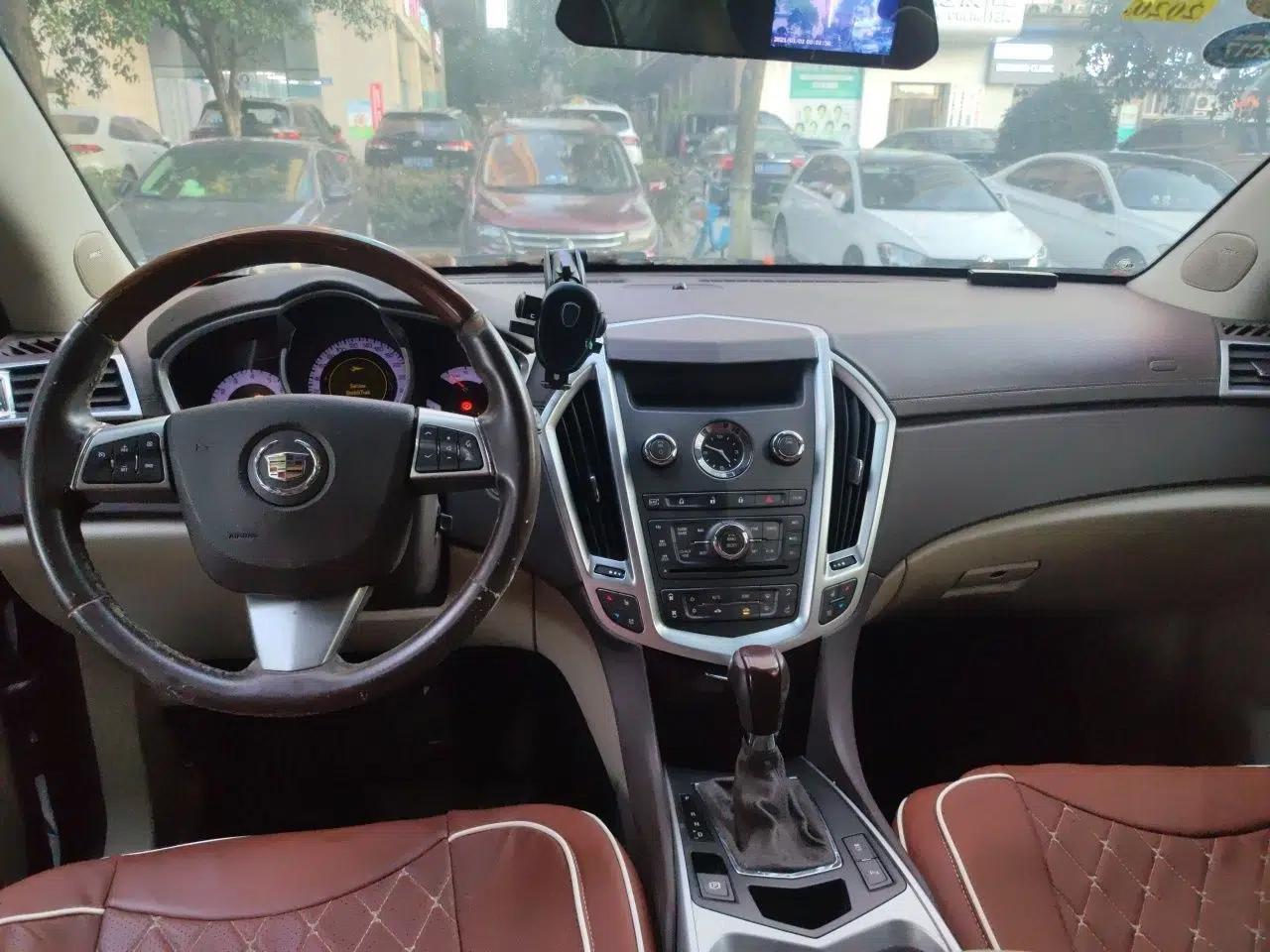 Cadillac SRX 2010 3.0L Flagship Edition — миниатюра 9