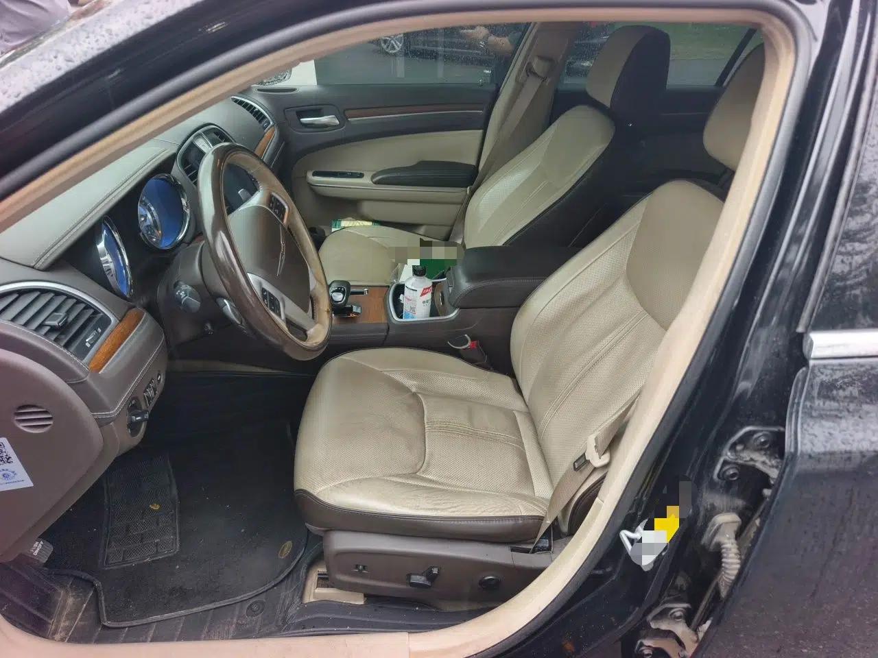Chrysler 300C 2014 3.0L Excellence Edition — миниатюра 15