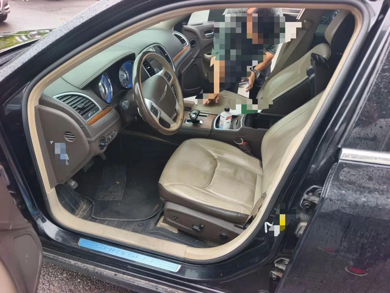Chrysler 300C 2014 3.0L Excellence Edition — миниатюра 16